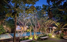 Astuti Gallery Homestay